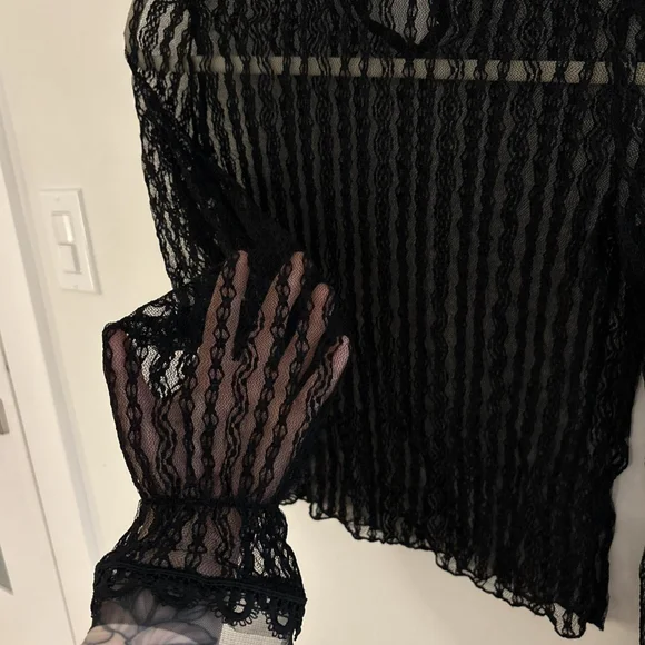 Zara Black Ribbed Bell Sleeve Blouse - Picture 2 of 3